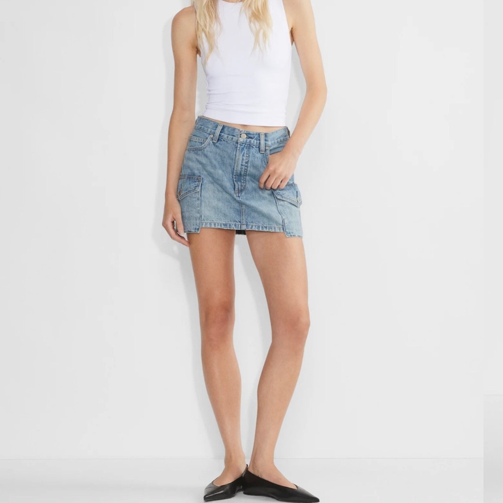 Denim Forum The '90s Cargo Mini Denim Skirt Size 25